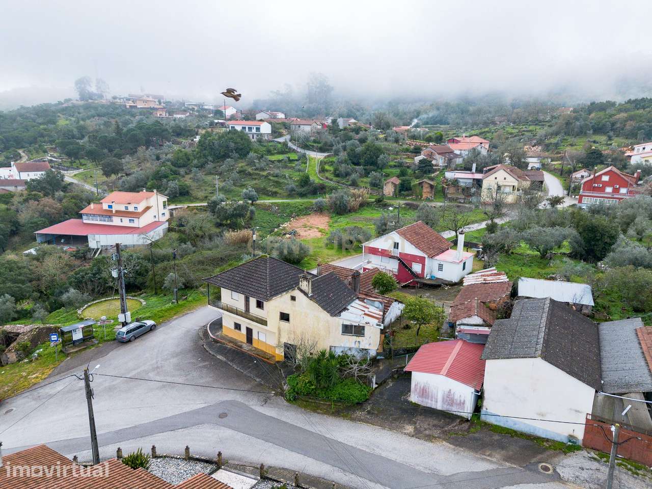 Espetacular Moradia T-5 - para recuperação - Melriça, Santiago da Guar - Grande imagem: 2/43