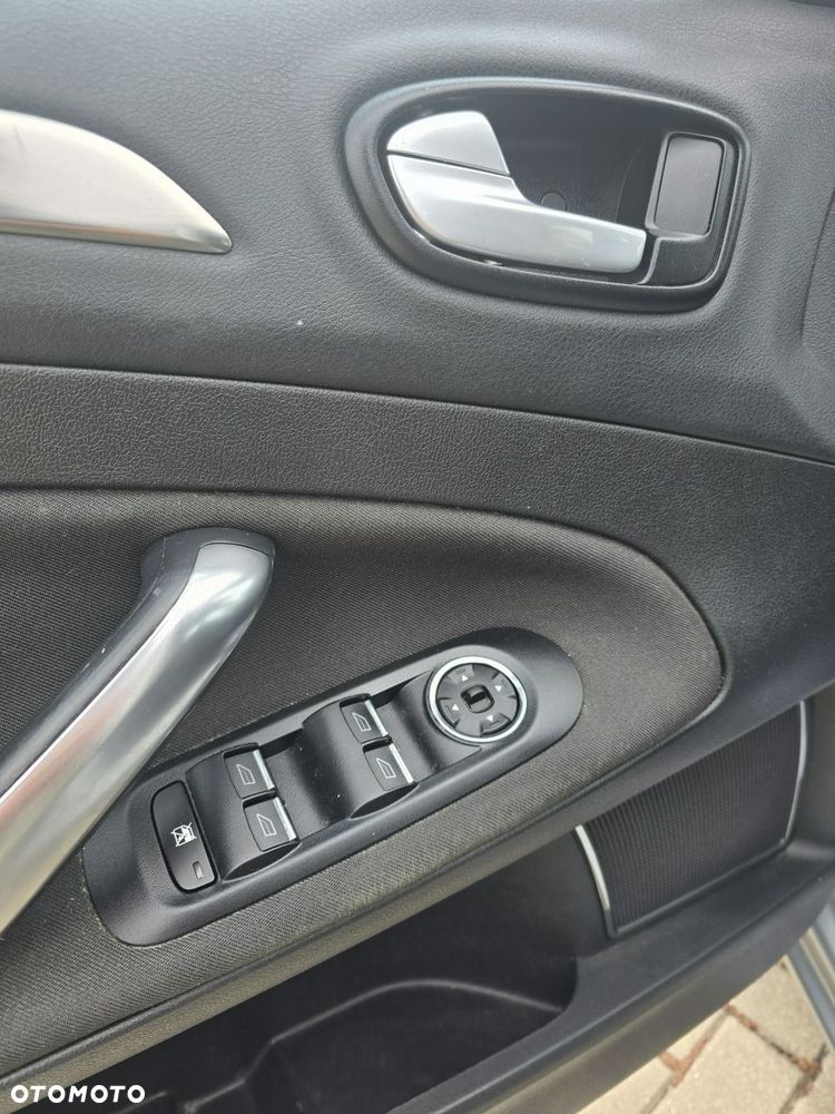 Ford Mondeo - 16