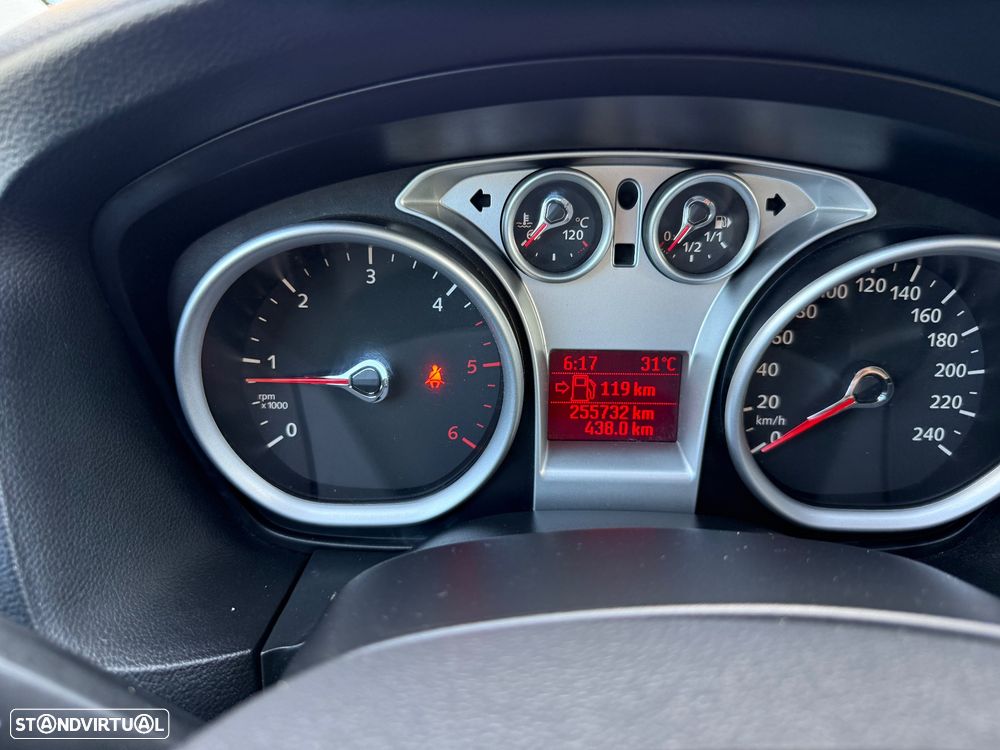 Ford Focus SW 1.6 TDCi Titanium 17 - 21