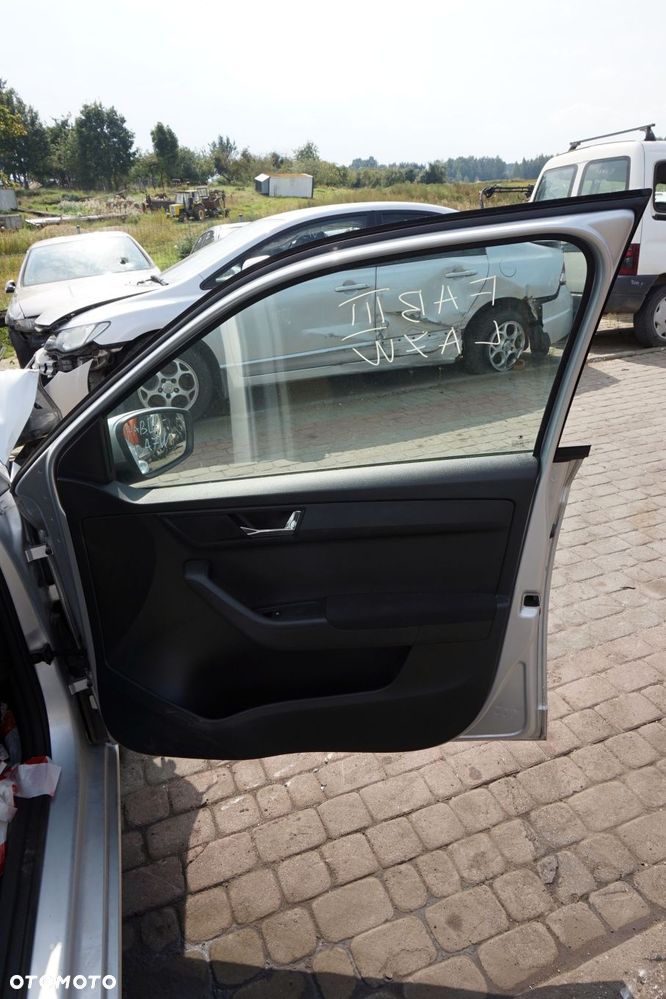 DRZWI PRZEDNIE PRAWE FABIA III NJ3 5D HB LA7W  SREBRNY SKODA 2014-2018 - 8