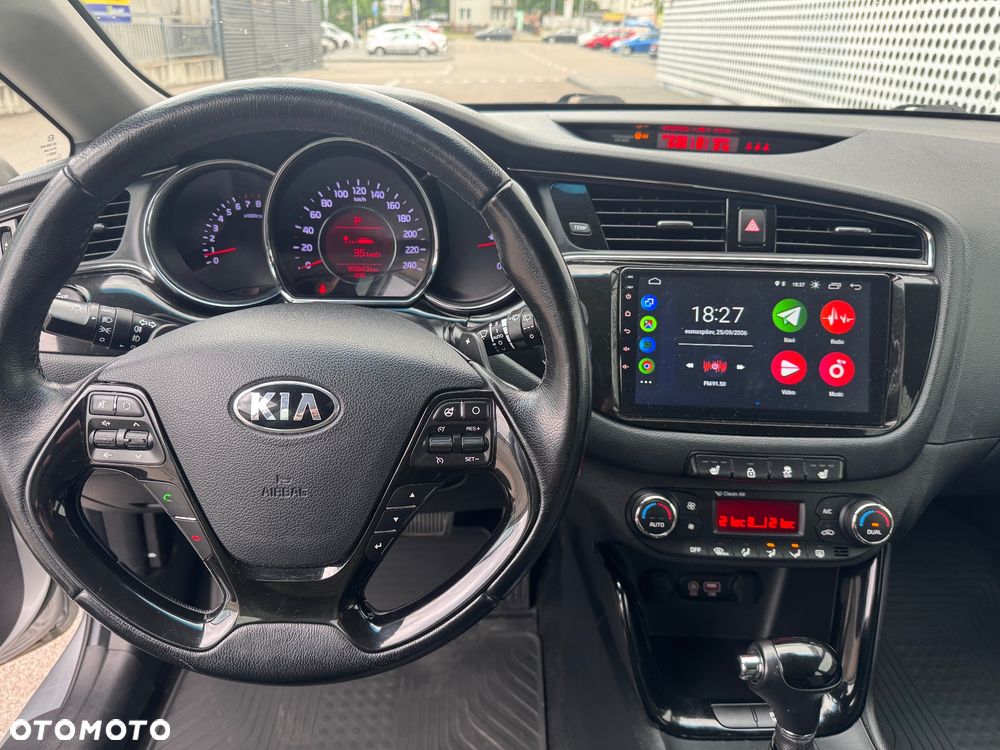 Kia Ceed 1.6 GDI DCT Platinum Edition - 24
