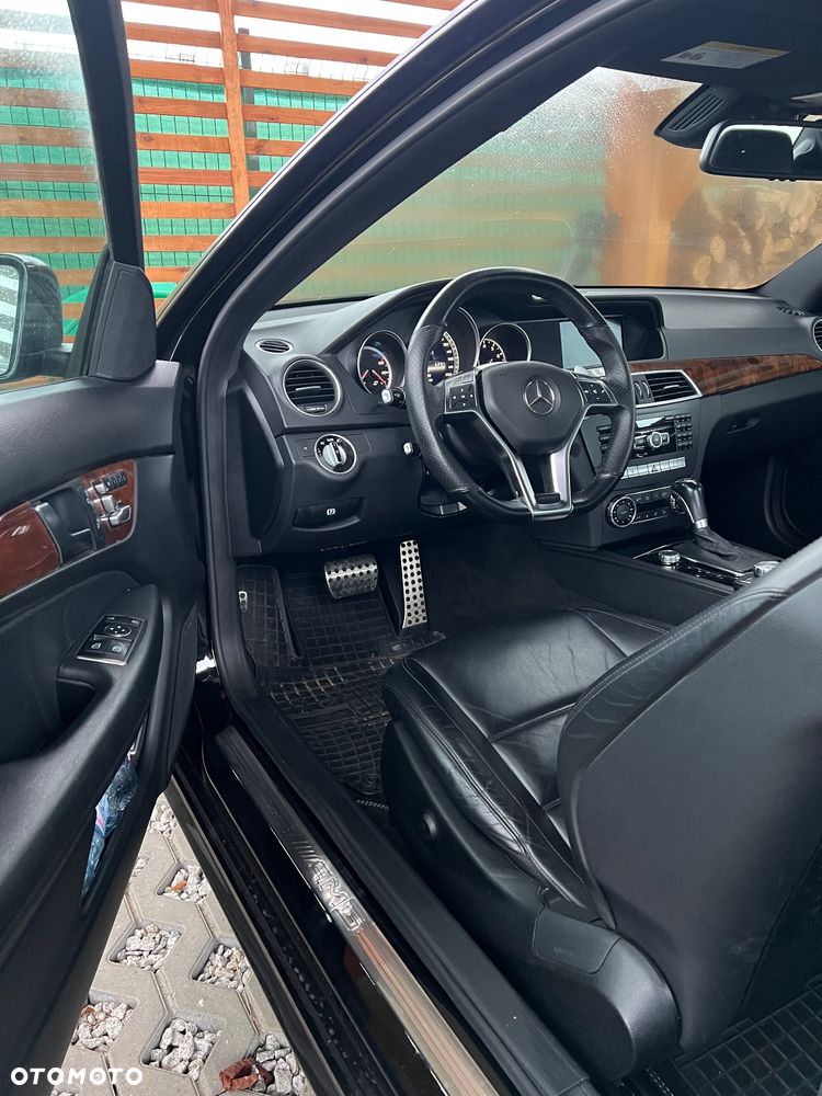 Mercedes-Benz Klasa C 63 AMG - 2