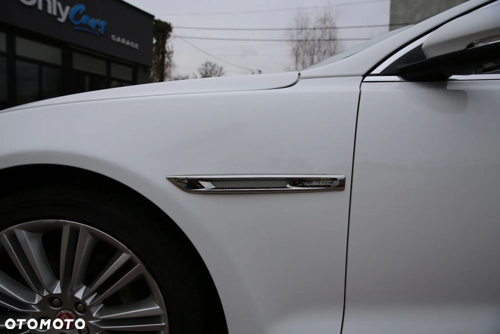 Jaguar XJ 3.0 D V6 Premium Luxury - 12