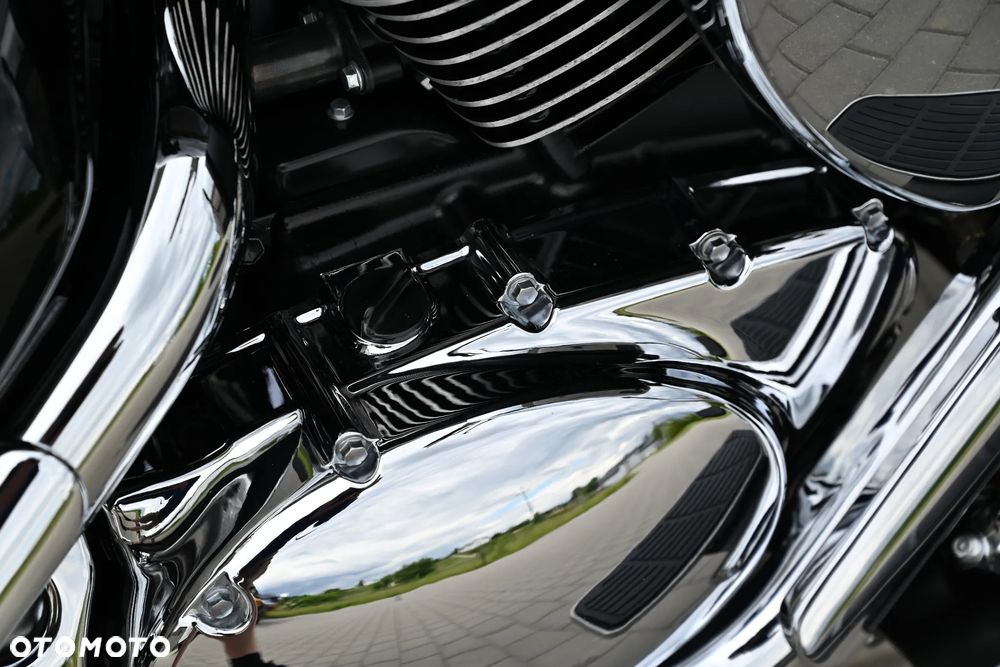 Suzuki Intruder - 31