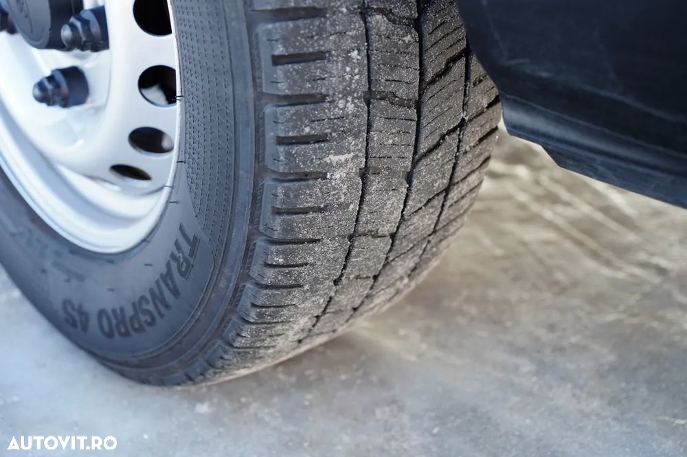 Ford TRANSIT 350 / PLATFORMĂ / MANUALĂ / 3 LOCURI / MASĂ NETĂ 3500 KG / - 17