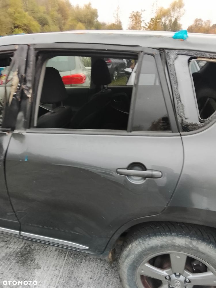Toyota RAV4 - 8