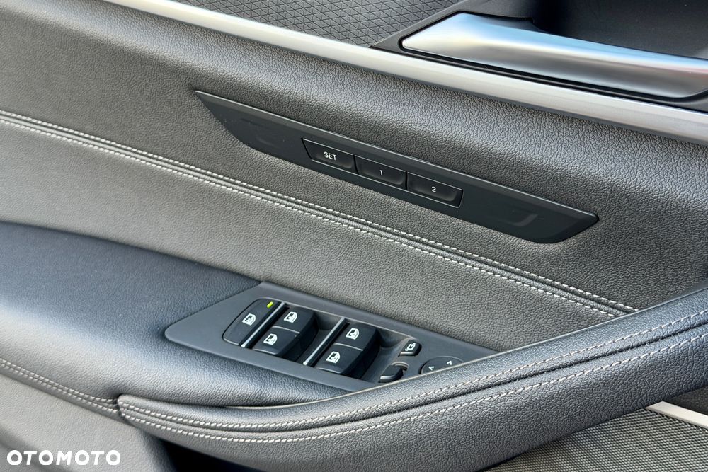 BMW Seria 5 530d mHEV M Sport sport - 12