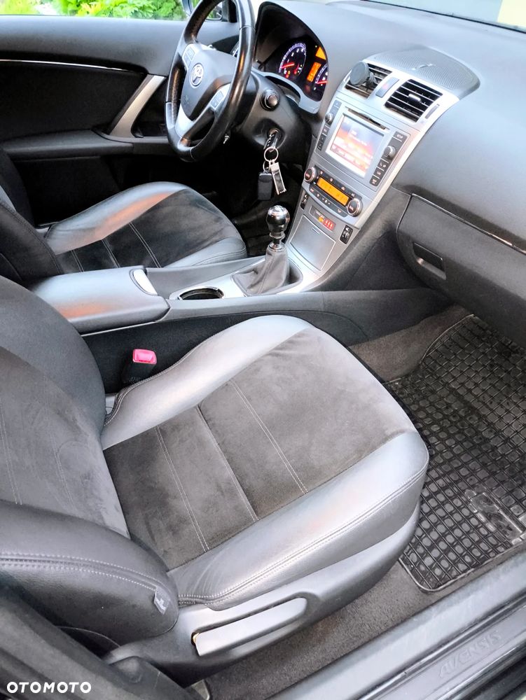 Toyota Avensis 1.8 Premium EU5 - 7
