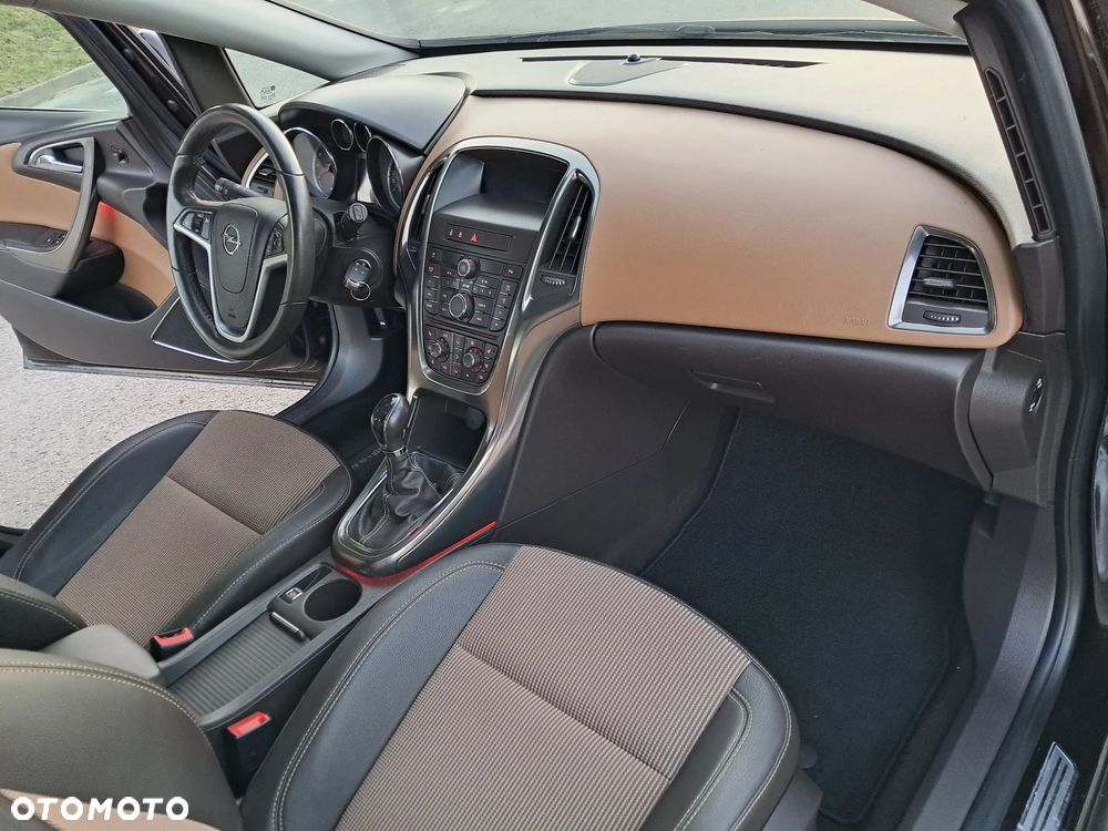 Opel Astra 1.4 Turbo Exklusiv - 7