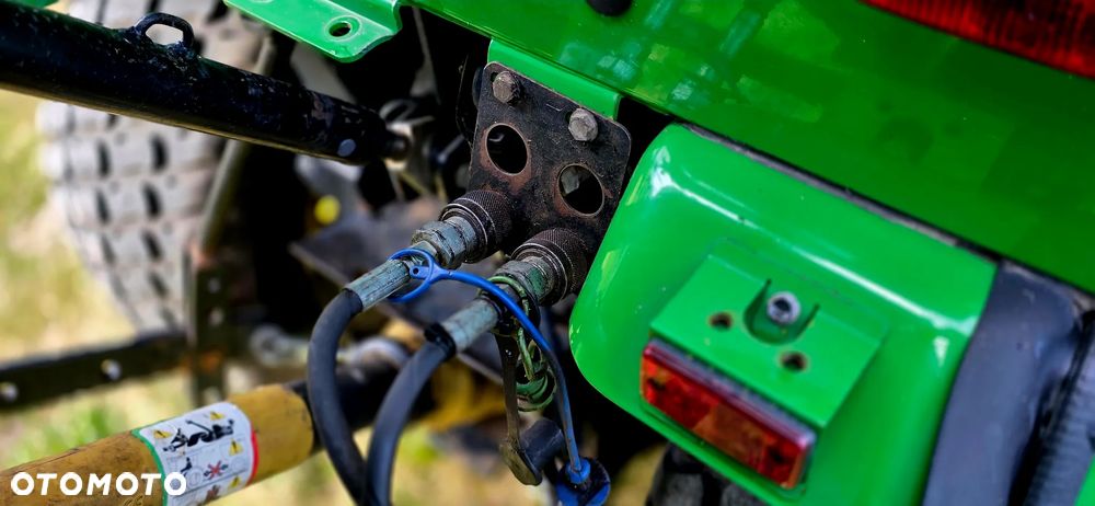 John Deere 2320 HST - 7