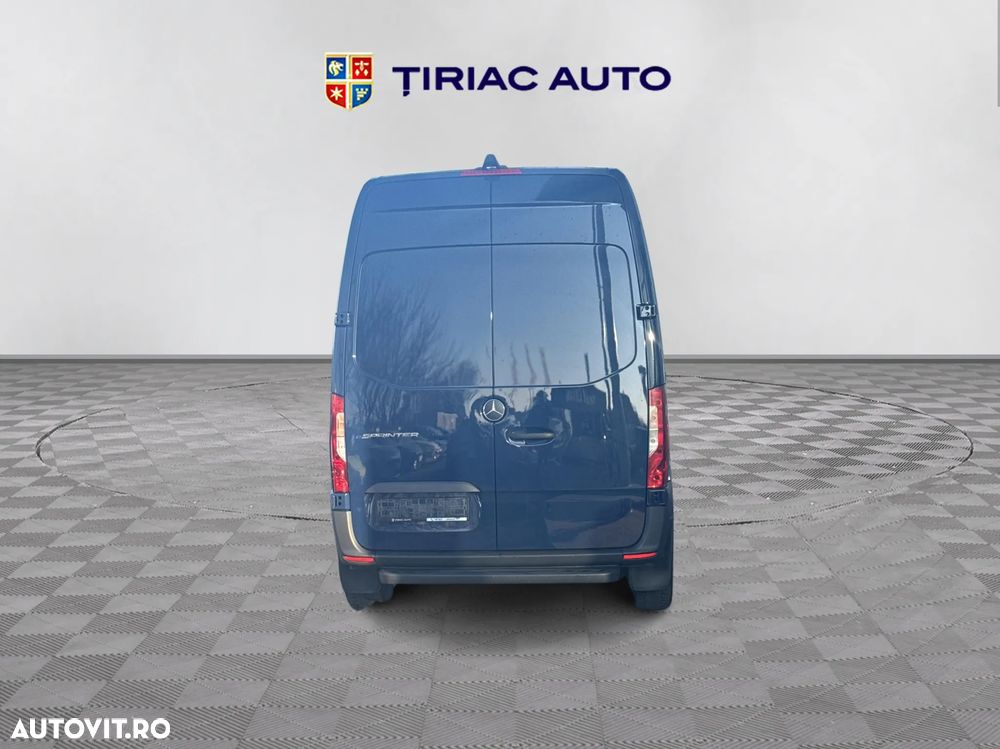 Mercedes-Benz Sprinter - 4