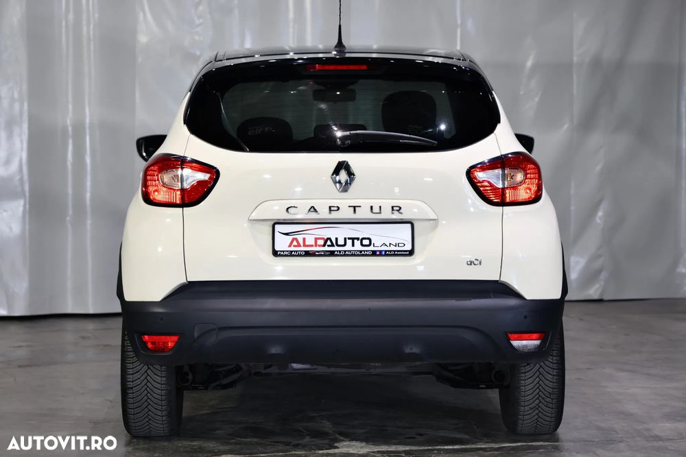 Renault Captur dCi 90 EDC Helly Hansen - 37
