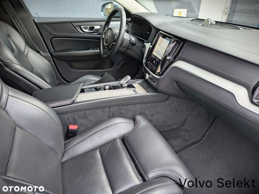 Volvo V60 Cross Country - 26