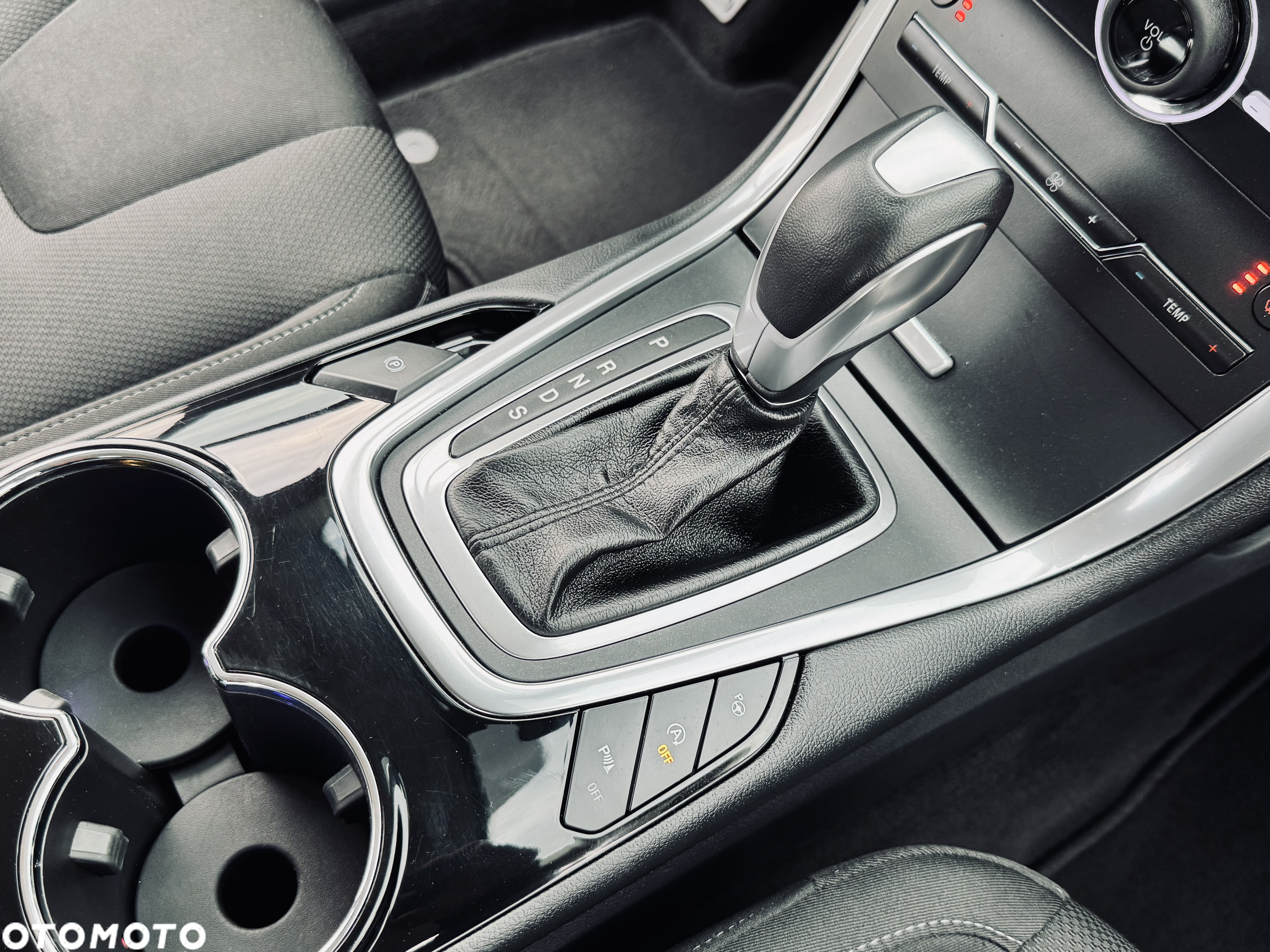 Ford S-Max 2.0 TDCi Titanium PowerShift - 32