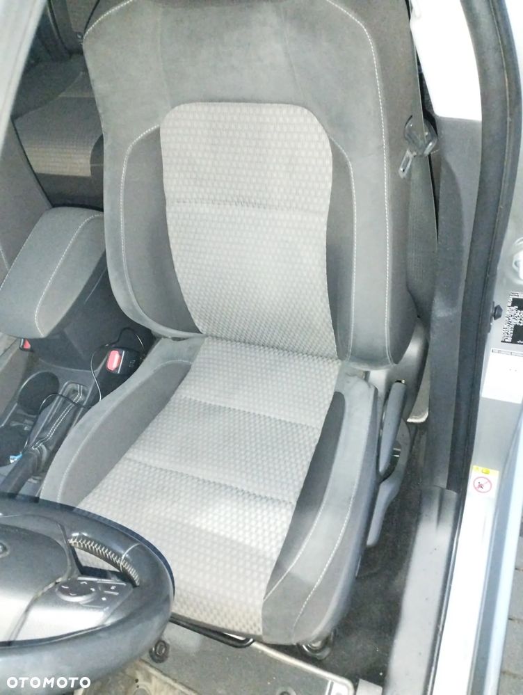 Toyota Auris - 10