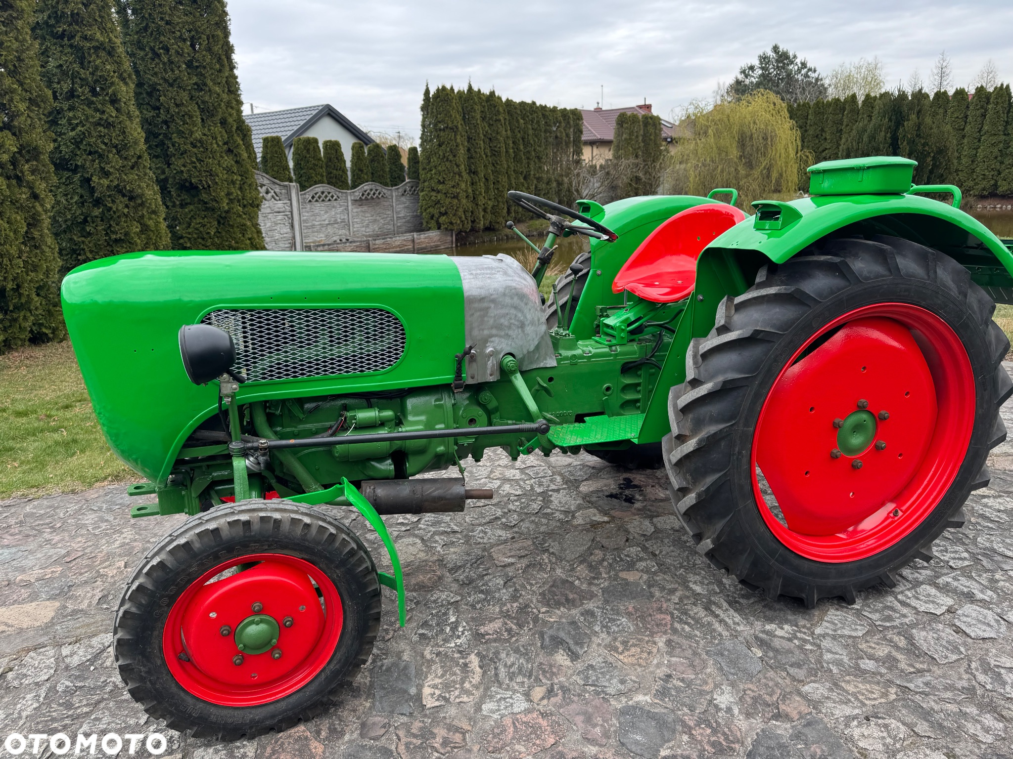 Deutz-Fahr Fahr Güldner A3K Burgund D133 - 27