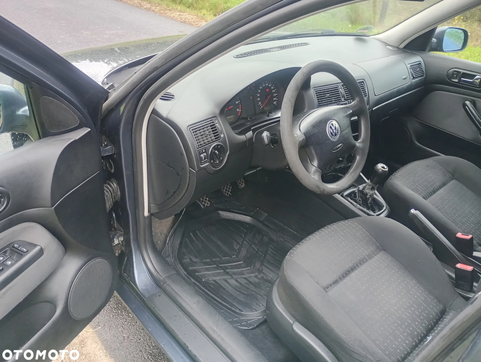 Volkswagen Golf - 6