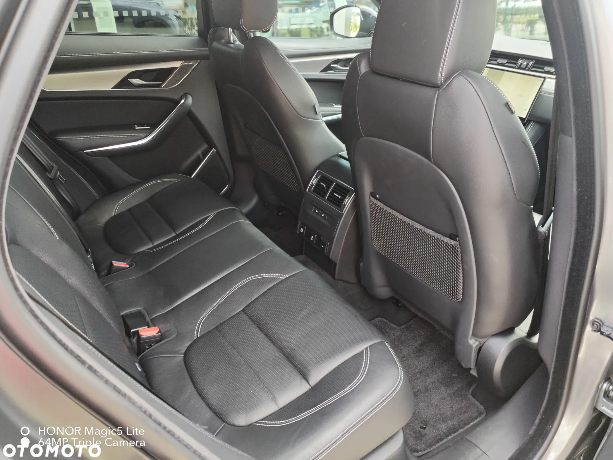 Jaguar F-Pace 2.0 P400e PHEV AWD R-Dynamic Black - 13