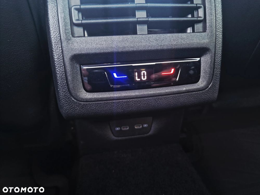 Volkswagen Golf 1.5 eTSI EVO R-Line DSG - 15