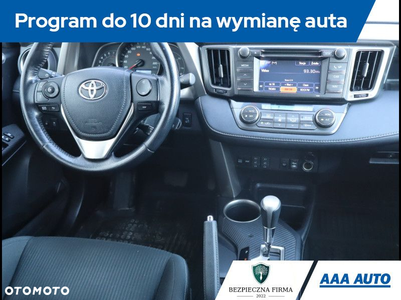 Toyota RAV4 - 8