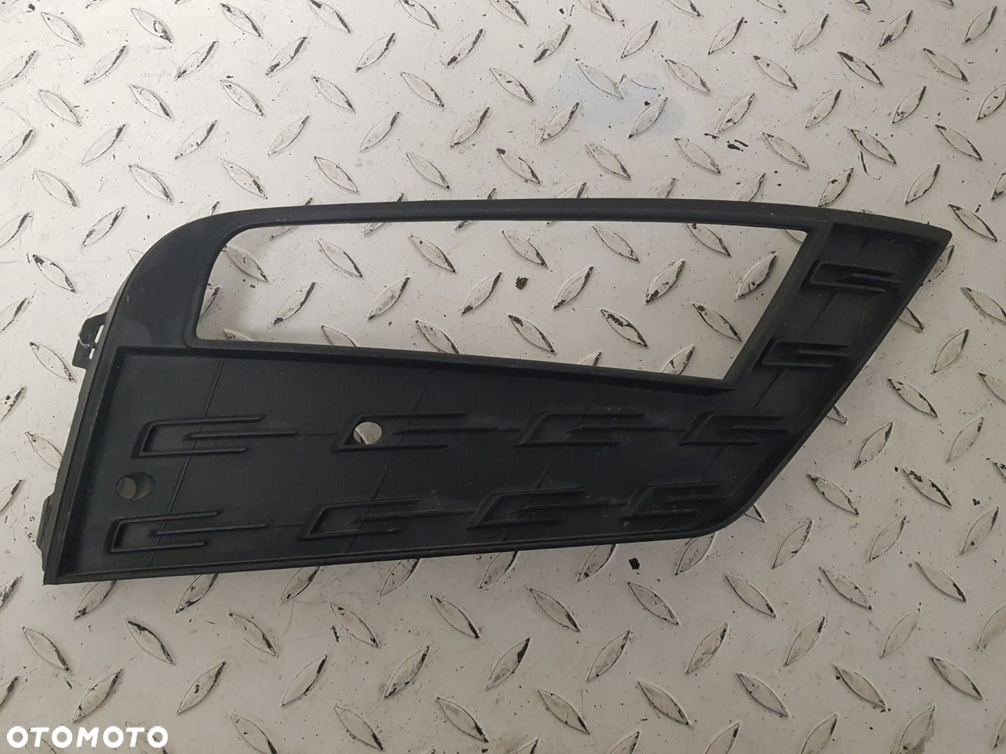 KRATKA ZDERZAK SEAT LEON III LIFT PRAWA 5F0853666G - 2