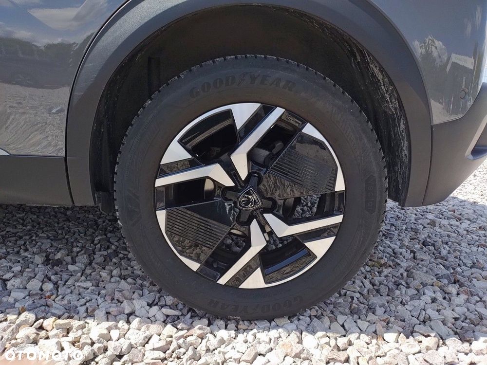 Peugeot 2008 1.2 PureTech Allure S&S EAT8 - 11