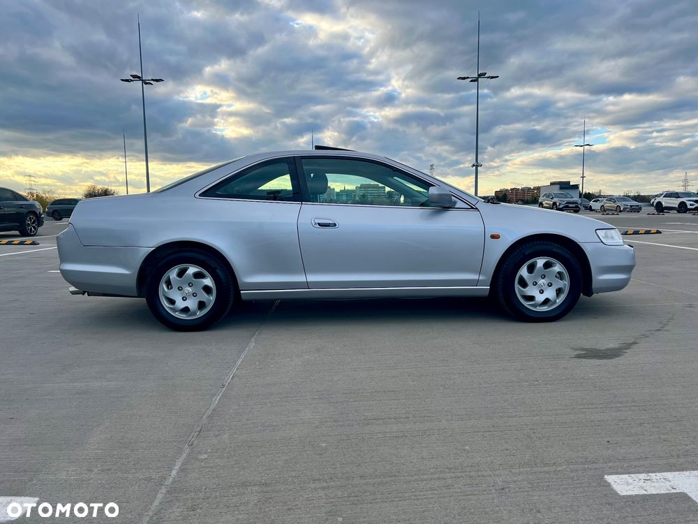 Honda Accord 2.0 ES - 4