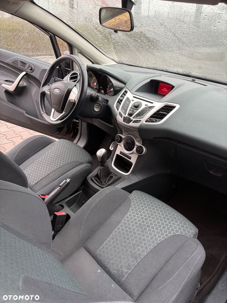 Ford Fiesta - 7