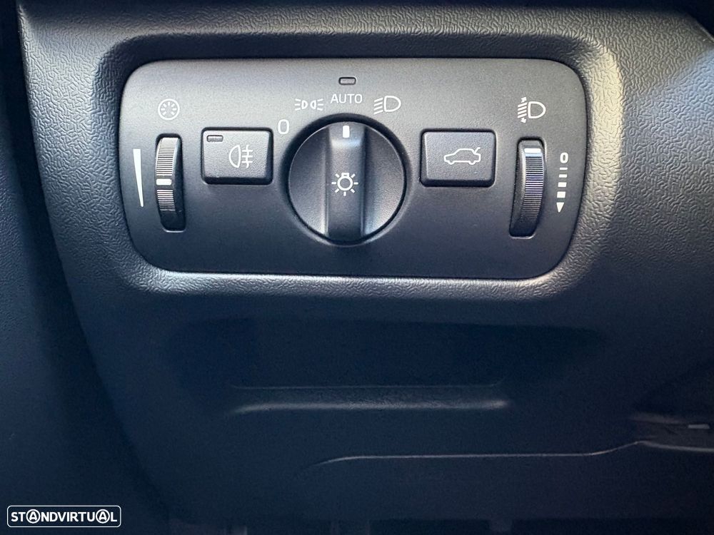 Volvo V40 2.0 D2 Kinetic - 33