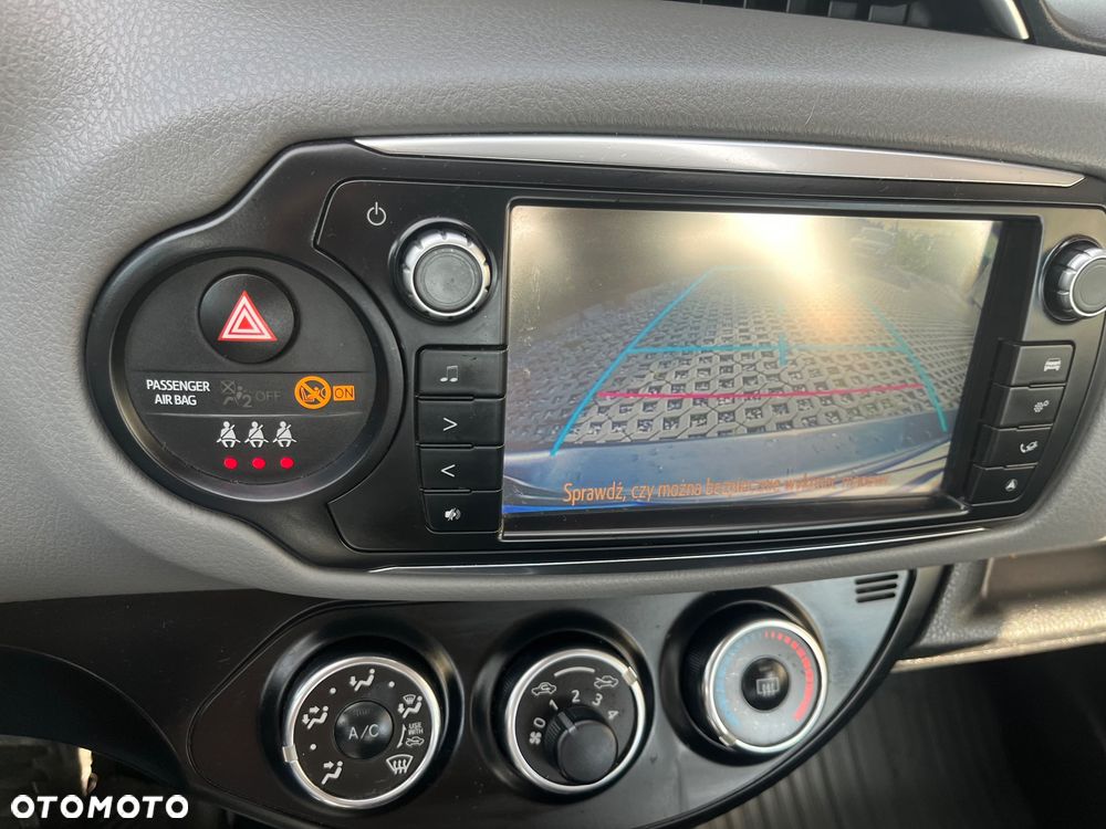 Toyota Yaris 1.0 VVT-i Comfort mit Design-Paket - 18