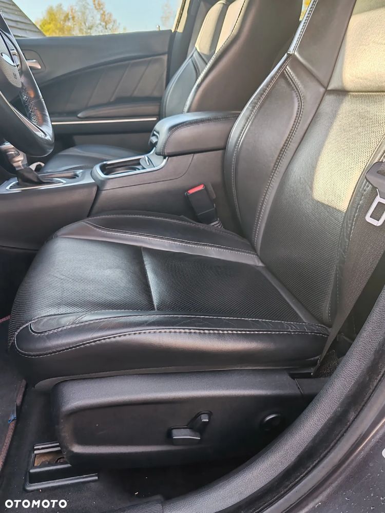 Dodge Charger ver-3-6-gt - 9