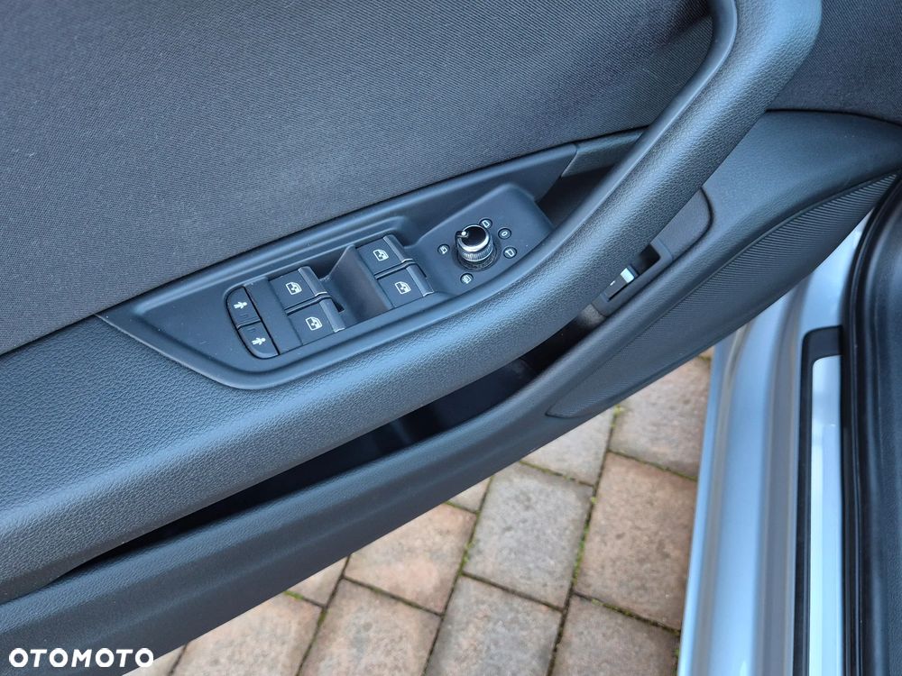 Audi A4 Limousine 40 TFSI mHEV Advanced S tronic - 16