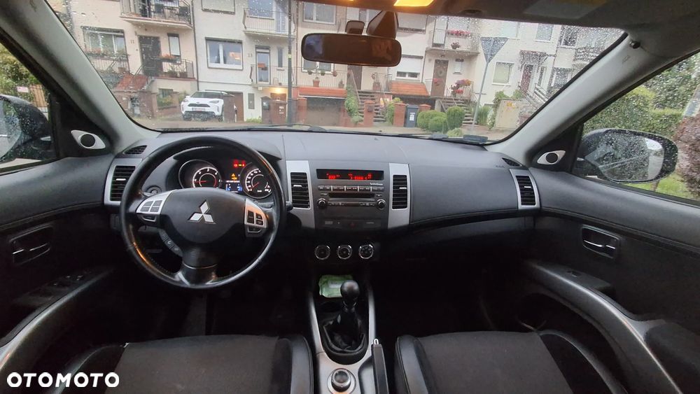 Mitsubishi Outlander 2.0 DID Intense - 10