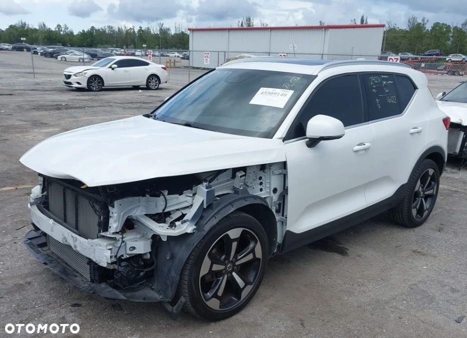 Volvo XC 40 T5 AWD Inscription - 3