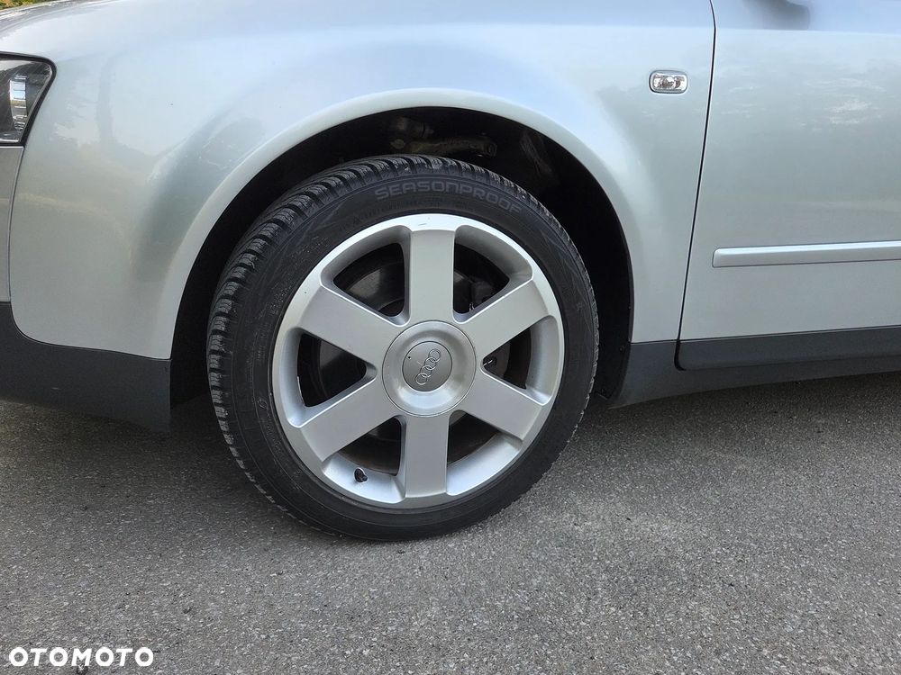 Audi A4 Limousine 2.4 - 22