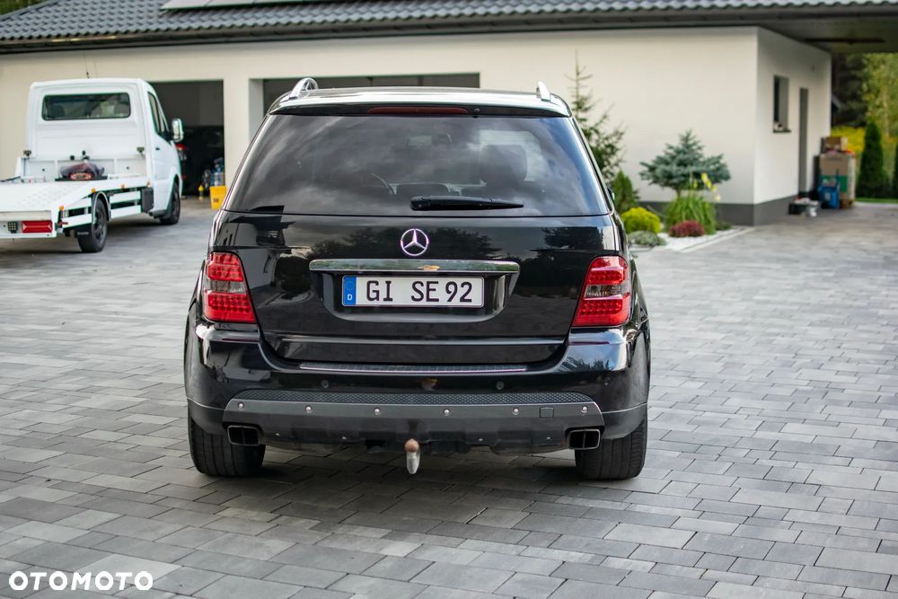 Mercedes-Benz ML - 12