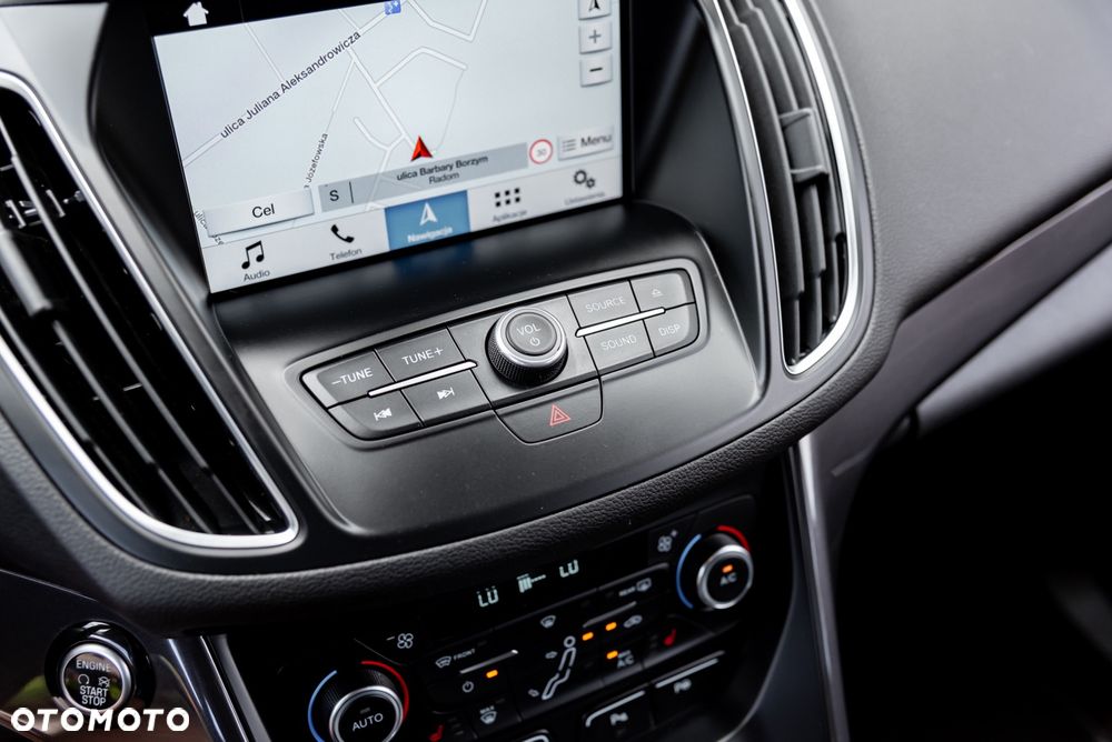 Ford Grand C-MAX - 33