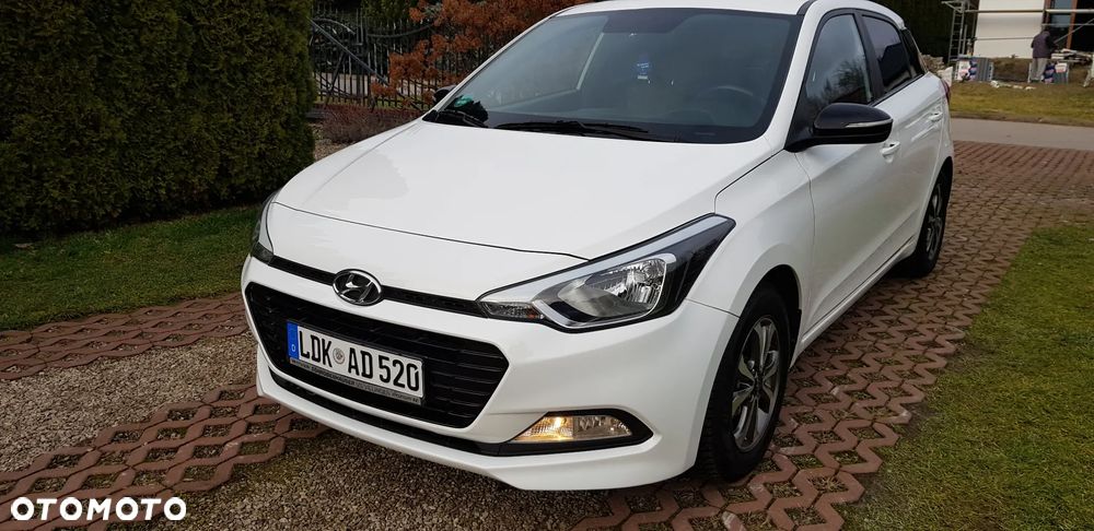 Hyundai i20 blue 1.2 Trend - 2