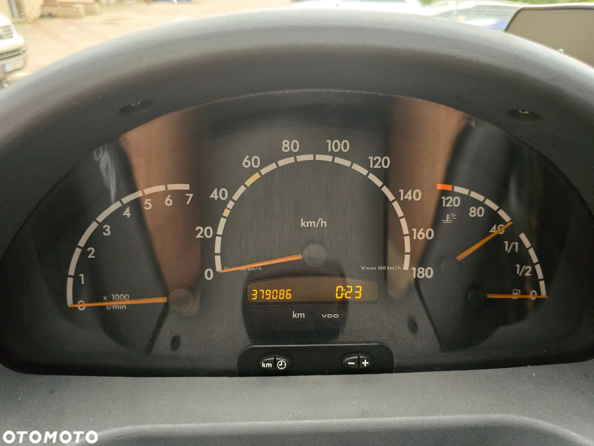 Mercedes-Benz Sprinter - 30