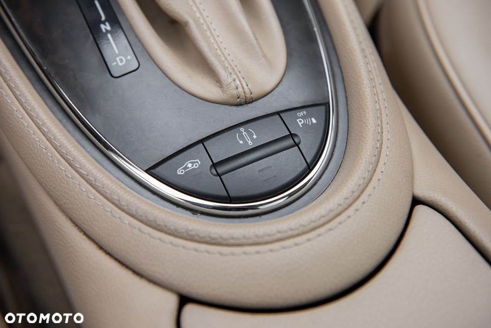 Mercedes-Benz CLS - 22