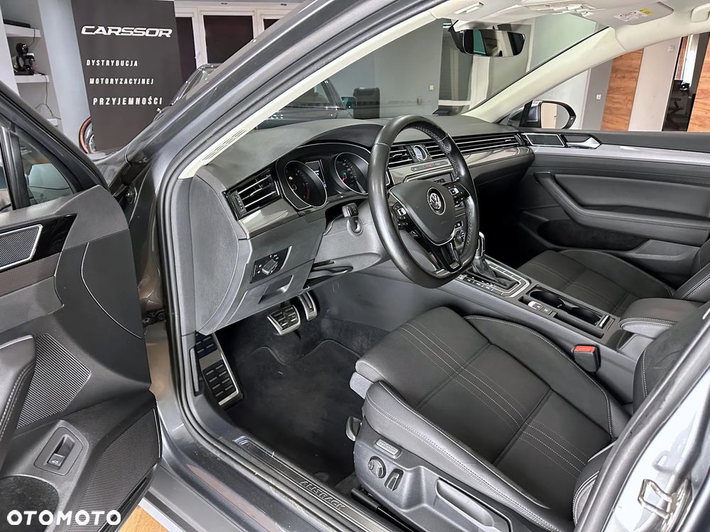 Volkswagen Passat - 16