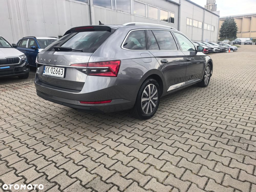 Skoda Superb 2.0 TDI SCR Style DSG - 6
