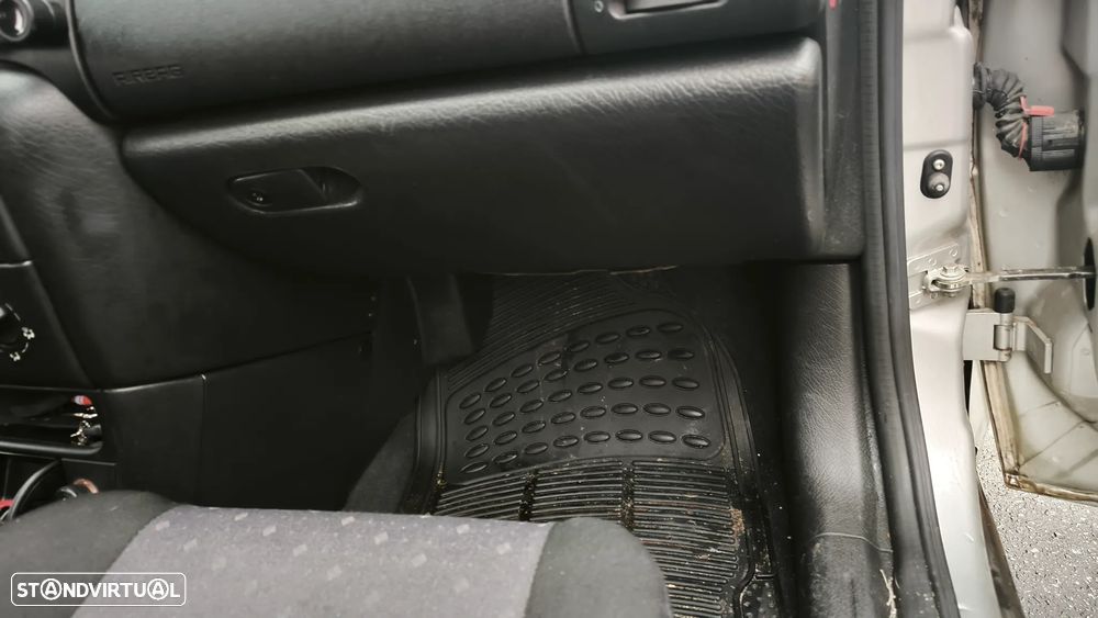 Opel Vectra 1.6 Comfort - 24