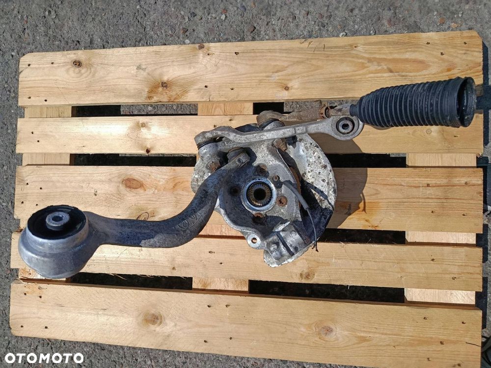 BMW F30 F31 PRAWA PRZEDNIA ZWROTNICA WAHACZ X-DRIVE 6853820 - 3