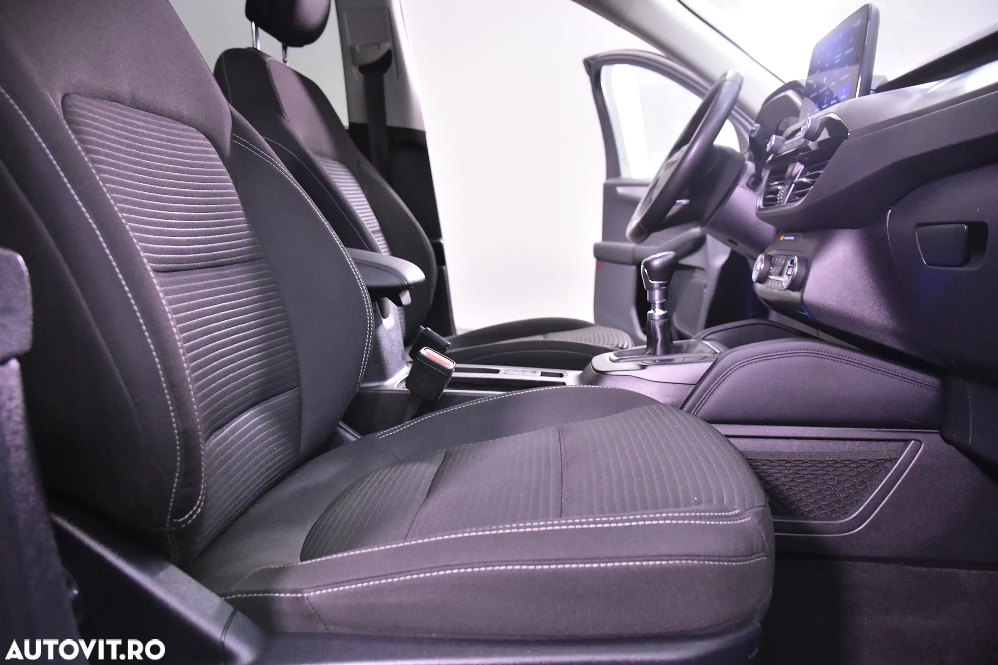 Ford Kuga - 11