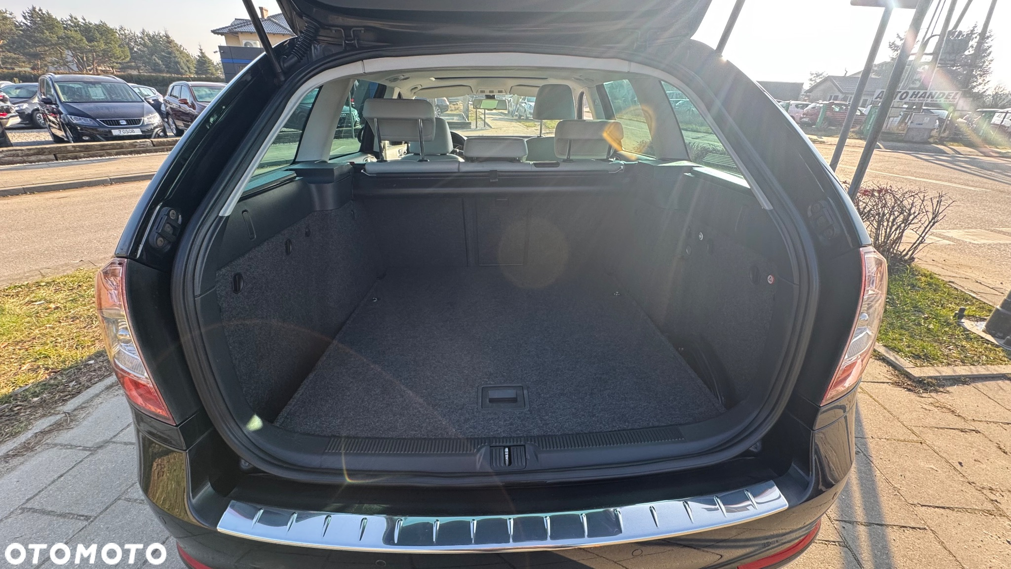 Skoda Octavia 1.8 TSI DSG L&K - 28