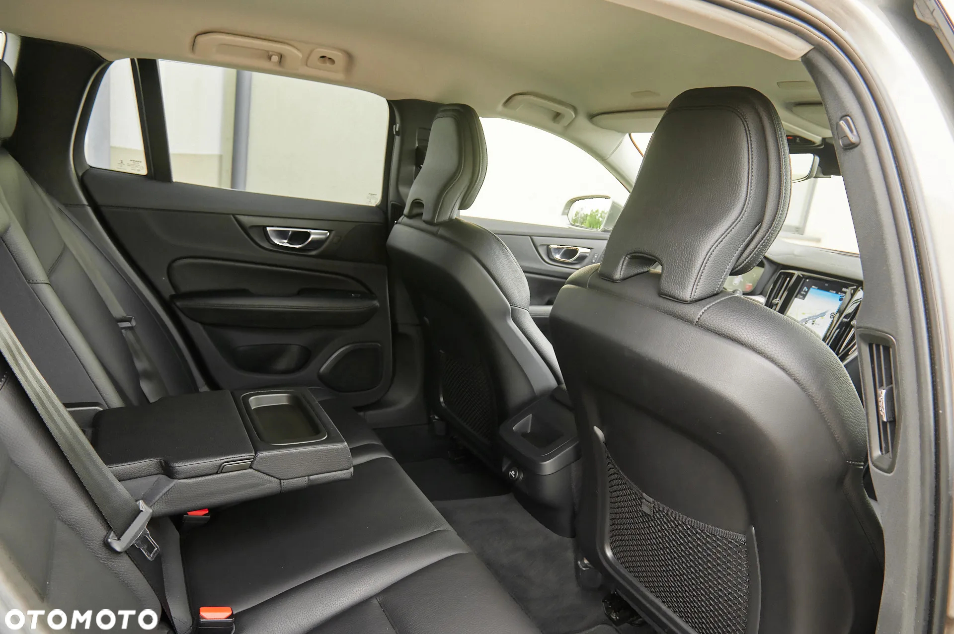 Volvo V60 D3 Momentum Pro - 33