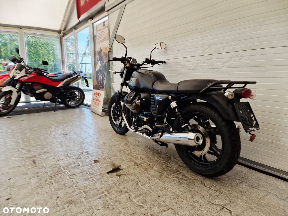 Moto Guzzi V7 - 3