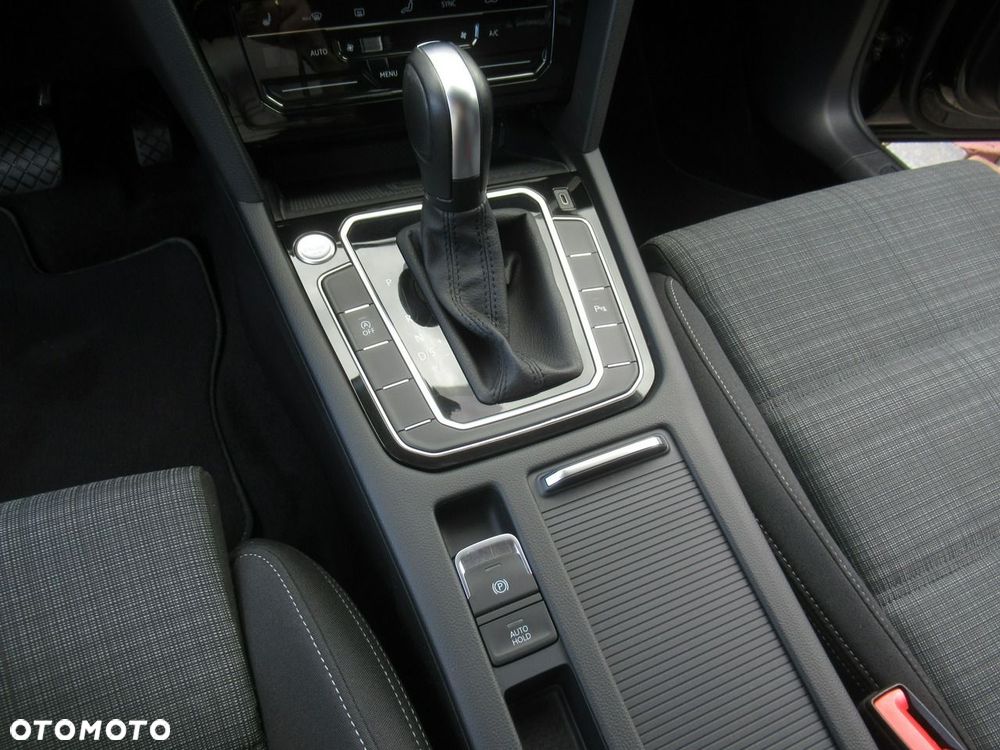 Volkswagen Passat 2.0 TSI Business DSG - 14