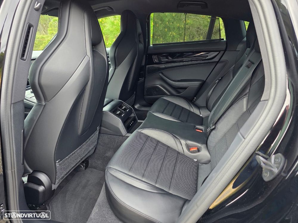 Porsche Panamera 4 E-Hybrid - 23